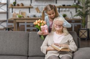 Cách chọn hoa sinh nhật cho người lớn tuổi ý nghĩa và tinh tế
