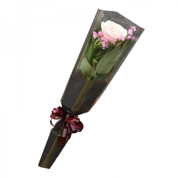 Một bó hoa hồng đơn giản, tinh tế và tuyệt vời sẽ là món quà tuyệt vời cho bất kỳ dịp nào. Hãy xem hình ảnh bó hoa hồng 1 bông này và cảm nhận vẻ đẹp đơn giản nhưng tuyệt vời của nó.