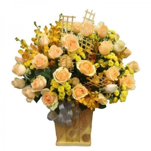 Hộp hoa hồng mix hoa ly, hoa cúc tặng sinh nhật bạn trai 