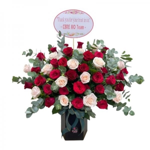 Hộp hoa hồng đỏ mix hồng kem tặng sinh nhật phái nữ