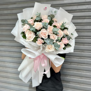 Hoa tặng sinh nhật - hồng kem 19 bông mix lá bạc