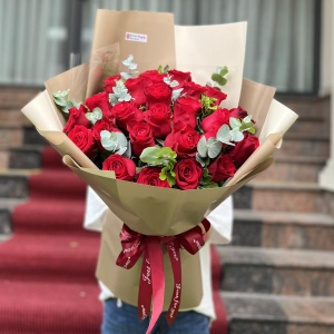 Hoa chúc mừng sinh nhật 25 bông hồng đỏ Mina mix lá bạc