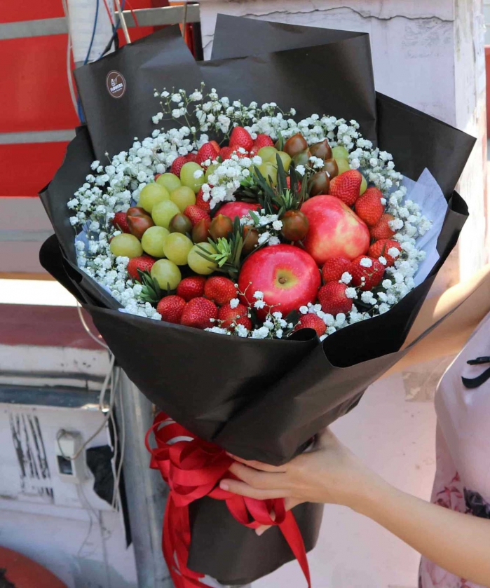 10 kiểu bó hoa trái cây làm quà tặng cực ý nghĩa 1762598306
