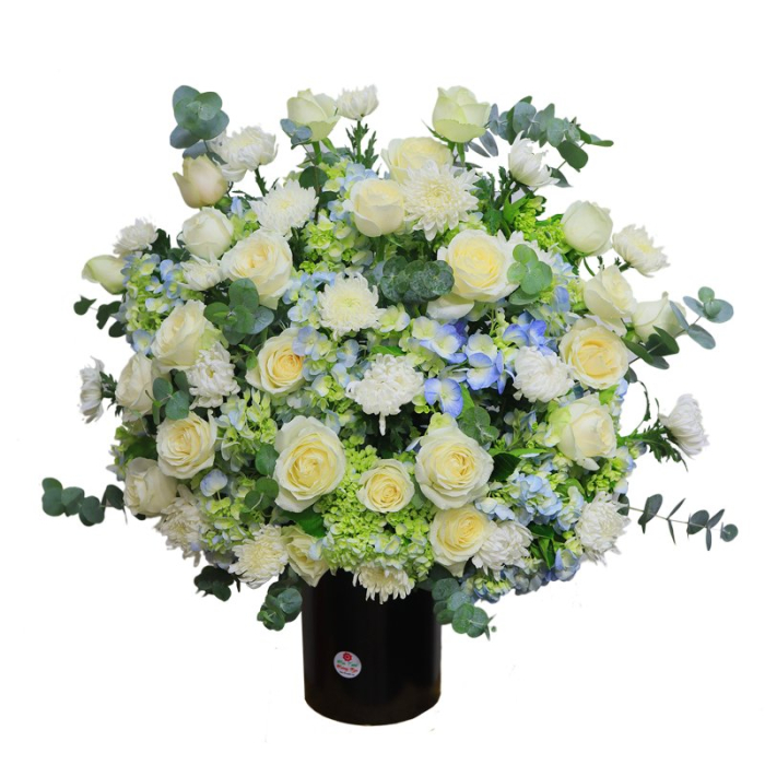 Vòng hoa kính viếng Quận 7 - Sự lựa chọn hoàn hảo 363500787