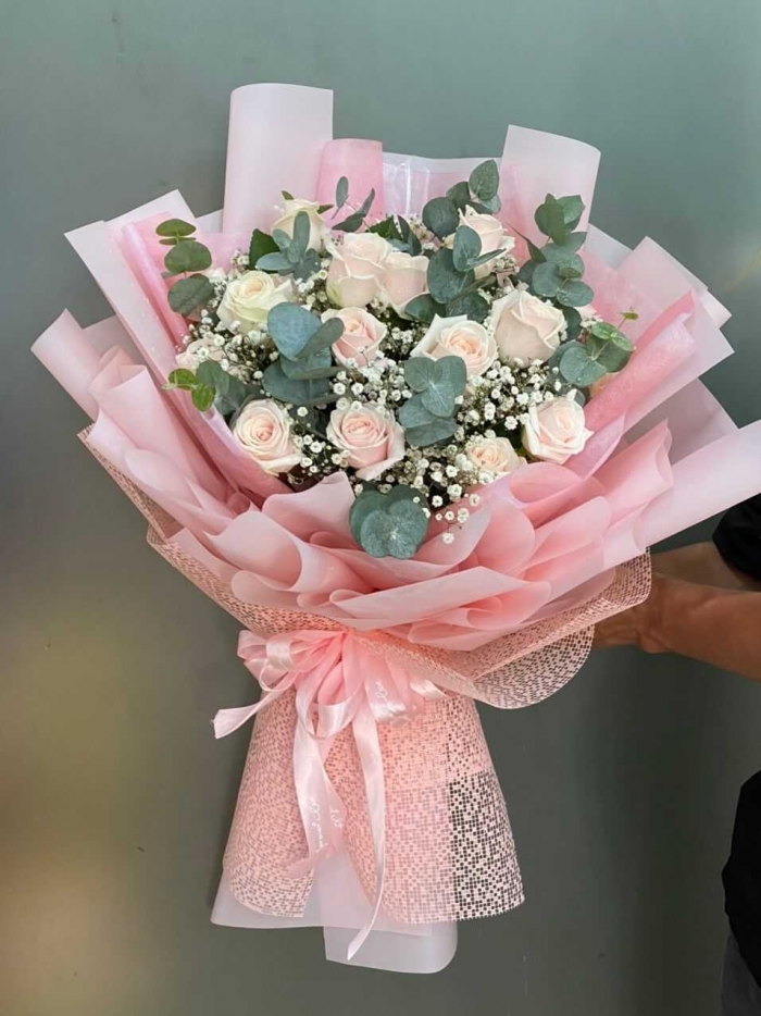 Gợi ý 13 bó hoa hồng tặng người yêu cực ý nghĩa 353510784