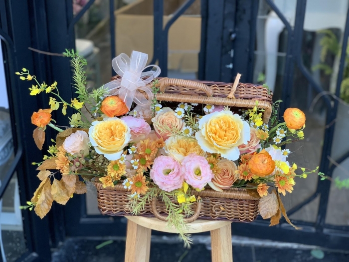 Mách bạn cách chọn 8 lẵng hoa đẹp tặng sinh nhật theo từng đối tượng 1726340921