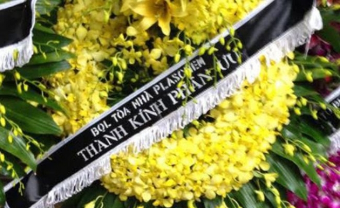 Nội dung ghi trên vòng hoa đám tang: Cách ghi phù hợp và ý nghĩa nhất? 1245950874