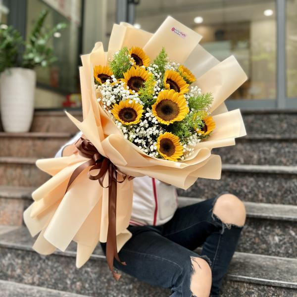 Bó hoa hướng dương 9 bông mix baby thích hợp tặng 8/3 ý nghĩa  3