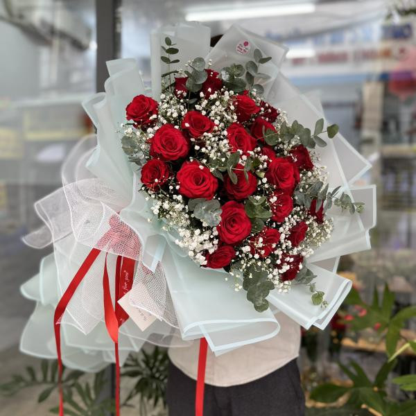 Bó hoa hông đỏ 22 bông tặng lễ 8/3 2