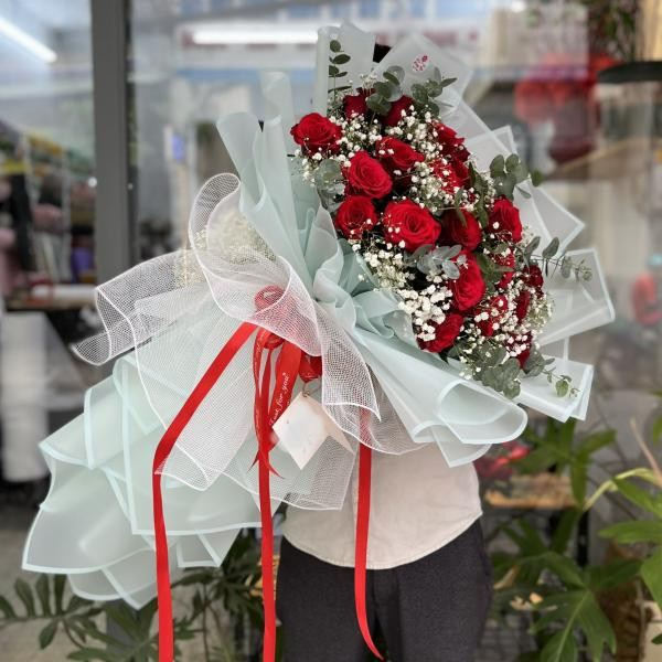 Bó hoa hông đỏ 22 bông tặng lễ 8/3 3