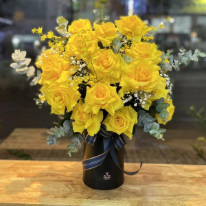 Giỏ hoa chúc mừng 8/3 ý nghĩa : hồng vàng mix baby và lan vũ nữ