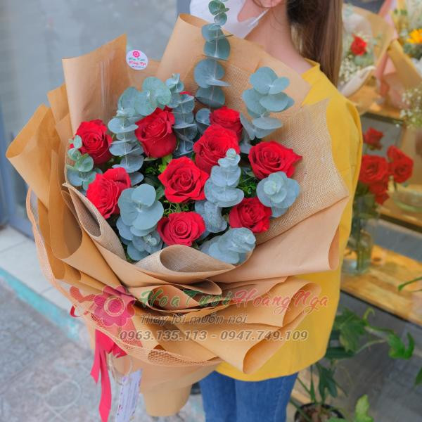 Bó hoa hồng đỏ 10 bông ý nghĩa tặng chúc mừng sinh nhật bạn gái 2