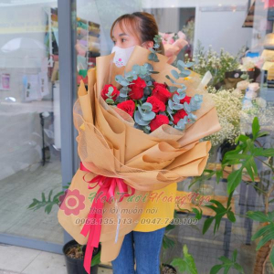 Bó hoa hồng đỏ 10 bông ý nghĩa tặng chúc mừng sinh nhật bạn gái