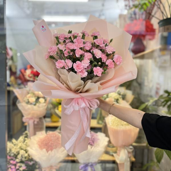 Bó hoa cẩm chướng hồng giấy gói hồng đẹp tặng sinh nhật 2