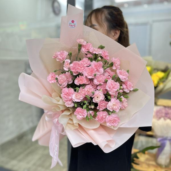 Bó hoa cẩm chướng hồng giấy gói hồng đẹp tặng sinh nhật 3
