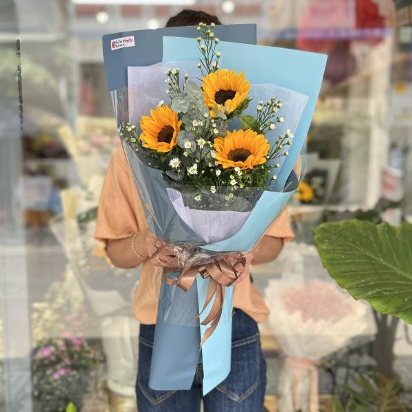Hoa tặng tốt nghiệp, bó hướng dương mix thạch thảo 2
