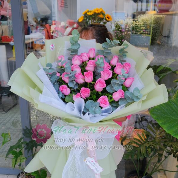 Bó hoa hồng sen 25 bông mix lá bạc tặng sinh nhật ý nghĩa 1