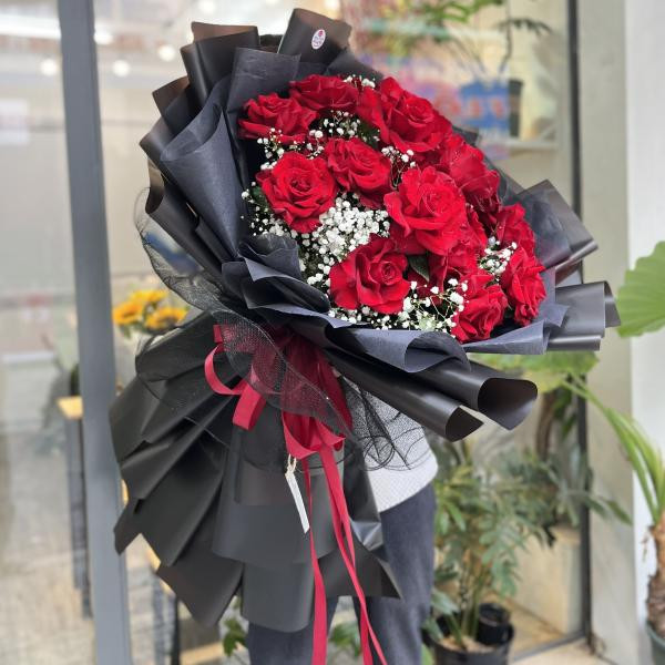 Bó hoa hồng đỏ Ecuador 20 bông mix baby siêu to tặng sinh nhật bạn gái 1