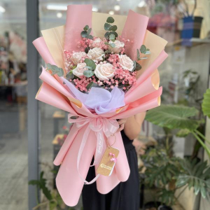 Bó hoa hồng kem 7 bông mix baby tặng chúc mừng sinh nhật ý nghĩa