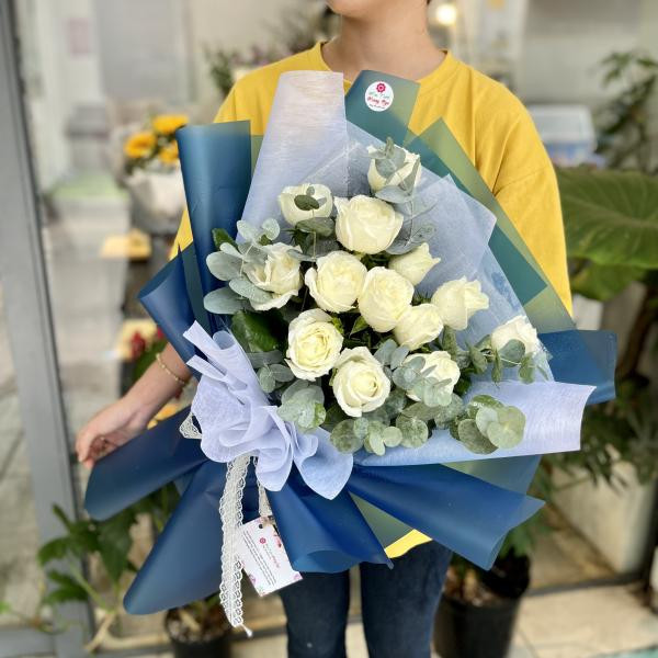 Bó hoa hồng trắng 13 bông  2