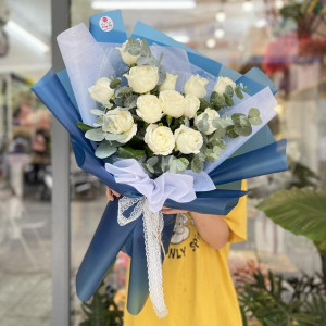 Bó hoa hồng trắng 13 bông