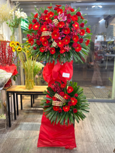 <span id='ke-hoa-khai-truong-2-tang'></span>Kệ hoa khai trương 2 tầng màu đỏ