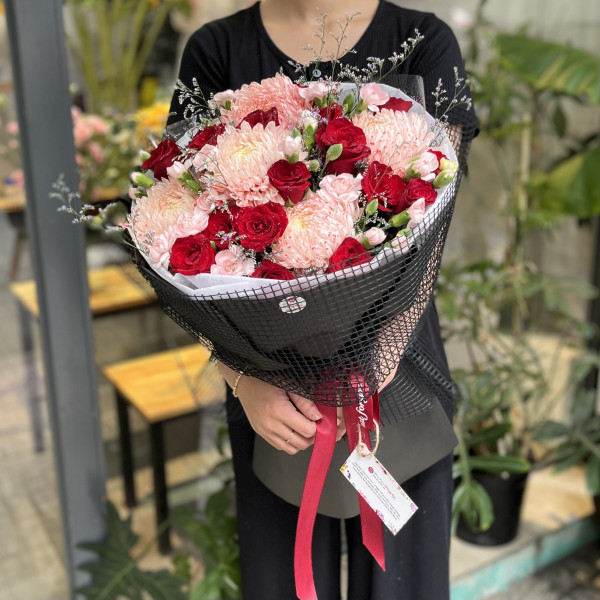 Bó hoa cúc mẫu đơn mix hồng đỏ và cẩm chướng tặng sinh nhật ý nghĩa  2