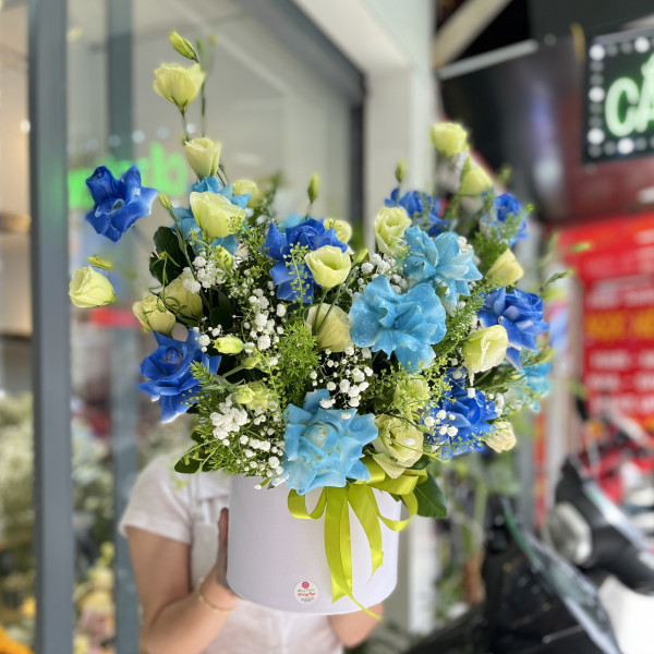 Hộp hoa hồng xanh mix cát tường : hoa tặng chúc mừng đẹp  2