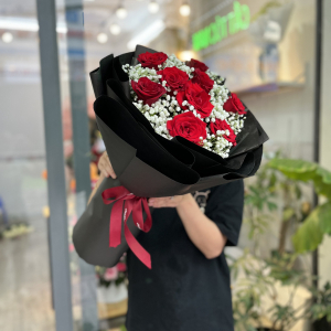 Bó hoa sinh nhật hồng đỏ mix baby tặng bạn gái