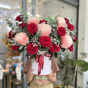 Hộp hoa cúc mẫu đơn mix hồng đỏ ohara tặng chúc mừng