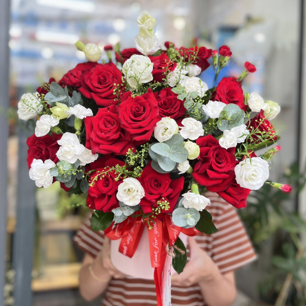 Hộp hoa hồng đỏ mix cẩm chướng tặng chúc mừng sinh nhật người thương 3