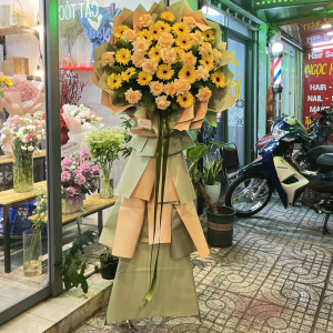 Kệ hoa chúc mừng khai trương hồng trứng gà mix đồng tiền vàng