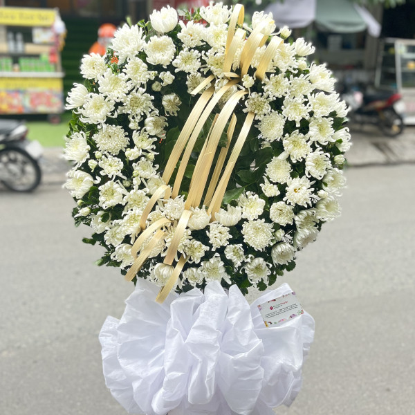 Vòng hoa chia buồn đám tang cúc trắng  2