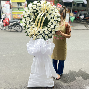 Vòng hoa chia buồn đám tang cúc trắng 
