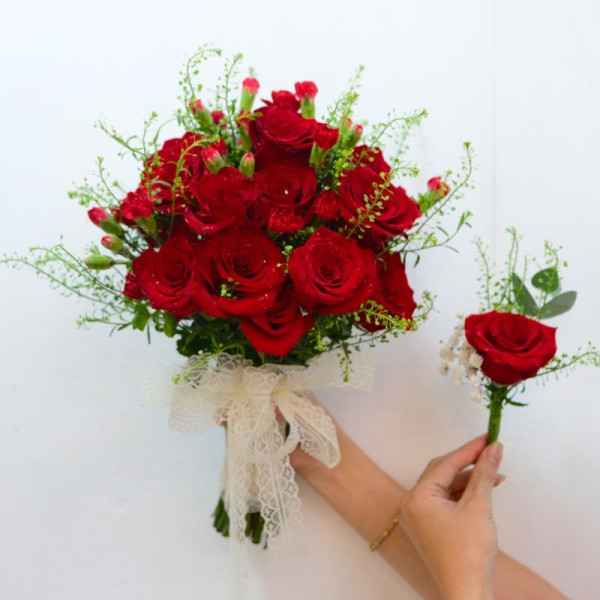 Hoa cưới cầm tay cô dâu : hoa hồng đỏ 1