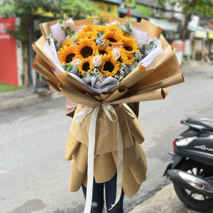 Bó hoa hướng dương mix hồng kem và baby tặng sinh nhật ý nghĩa