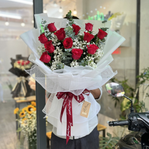 Bó hoa hồng đỏ 13 bông mix baby tặng sinh nhật