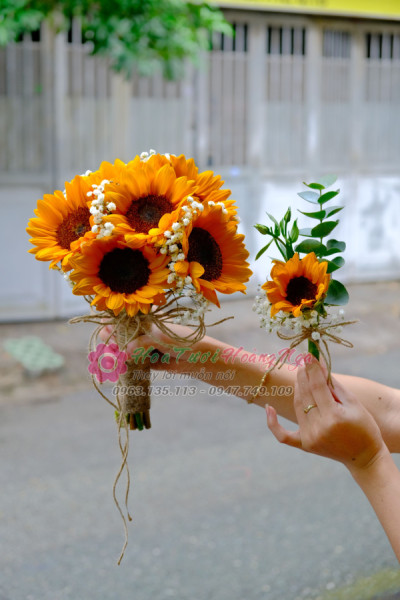 Hoa cưới cầm tay cô dâu hướng dương mix baby  3