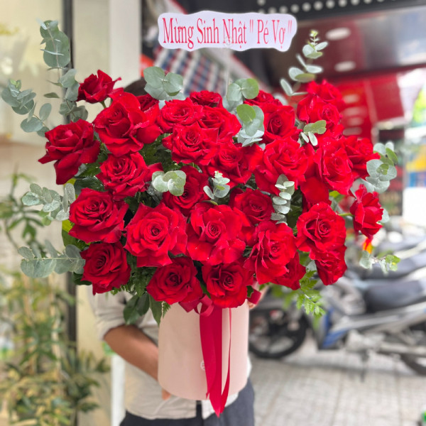 Hộp hoa hồng đỏ Ecuador 30 bông tặng chúc mừng đẹp và sang trọng 3