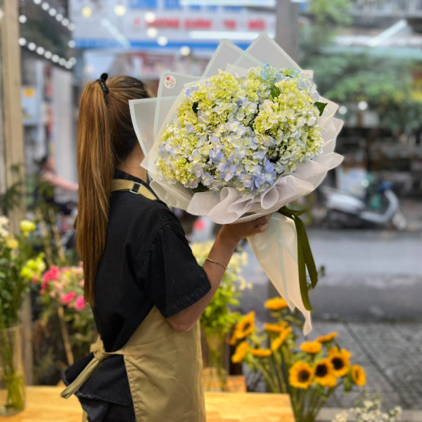 Bó hoa chúc mừng sinh nhật đẹp : hoa cẩm tú cầu 3