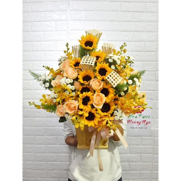 Lẵng hoa khai trương để bàn hướng dương vàng 1