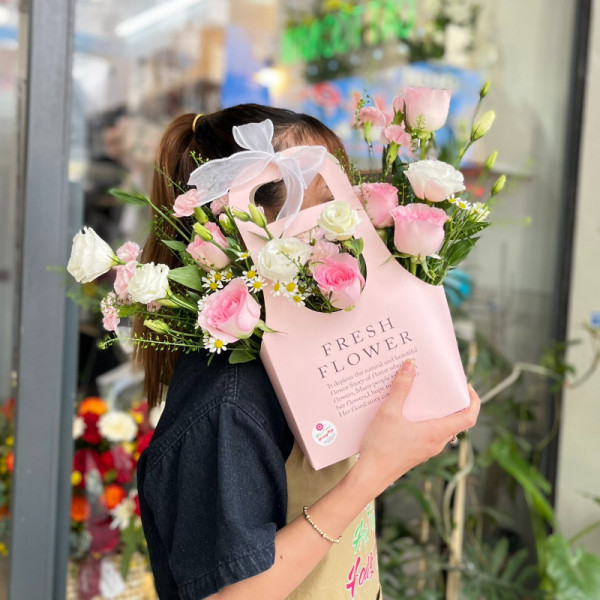 Giỏ hoa hồng lạc thần mix cát tường tặng chúc mừng đẹp và ý nghĩa  3