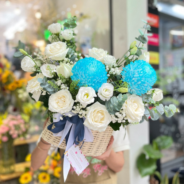 Giỏ hoa chúc mừng cúc mẫu đơn xanh mix cát tường ý nghĩa 1