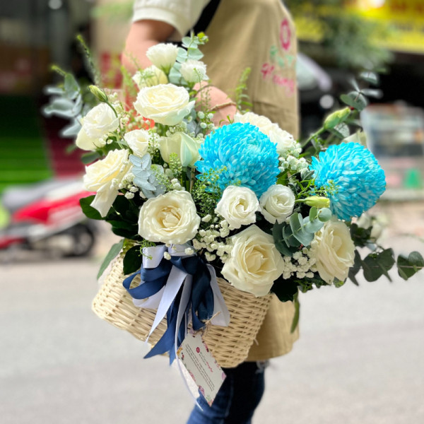 Giỏ hoa chúc mừng cúc mẫu đơn xanh mix cát tường ý nghĩa 3