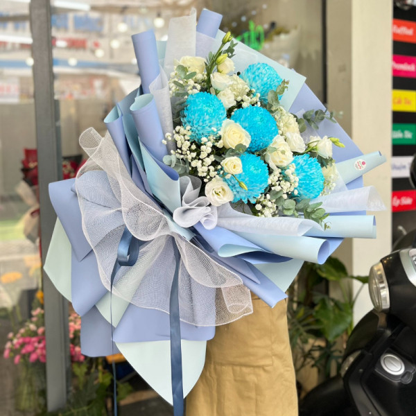 Bó hoa cúc mẫu đơn xanh mix hồng và cát tường giấy gói tone xanh 1