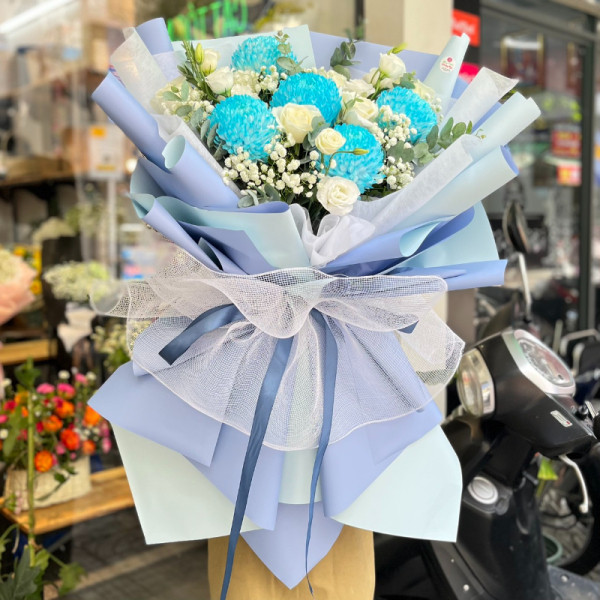 Bó hoa cúc mẫu đơn xanh mix hồng và cát tường giấy gói tone xanh 2