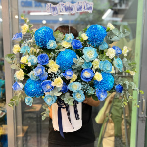 Giỏ hoa chúc mừng sang trọng cúc mẫu đơn xanh mix hồng xanh, cẩm chướng và baby