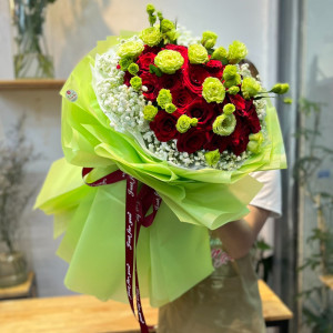 Bó hoa chúc mừng sinh nhật đẹp : hồng đỏ mix baby và cát tường