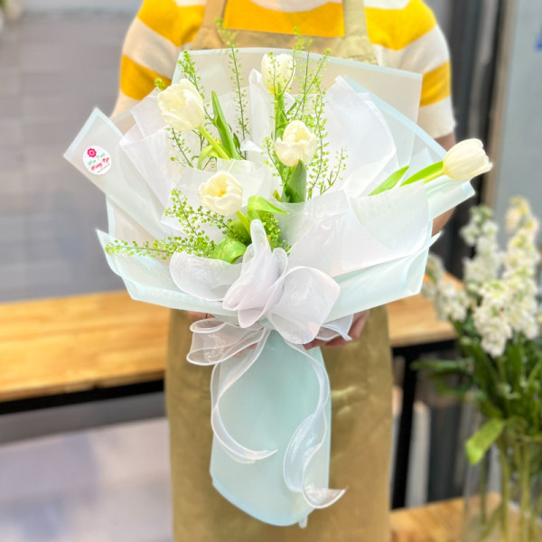 Bó hoa tuylip mix cỏ đồng tiền tặng sinh nhật đẹp và ý nghĩa 2