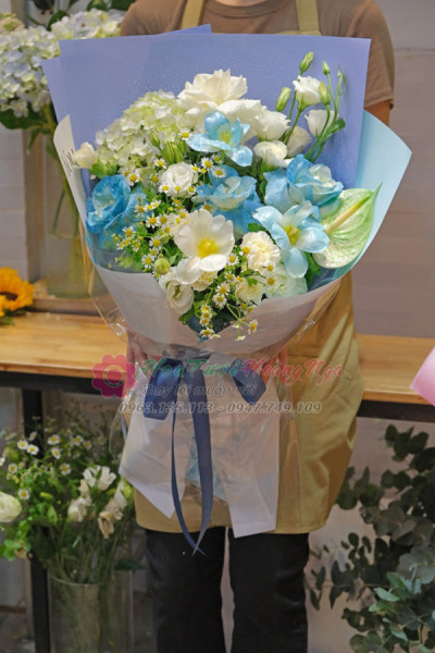 Bó hoa tulip xanh dương nhạt tặng sếp nữ 3